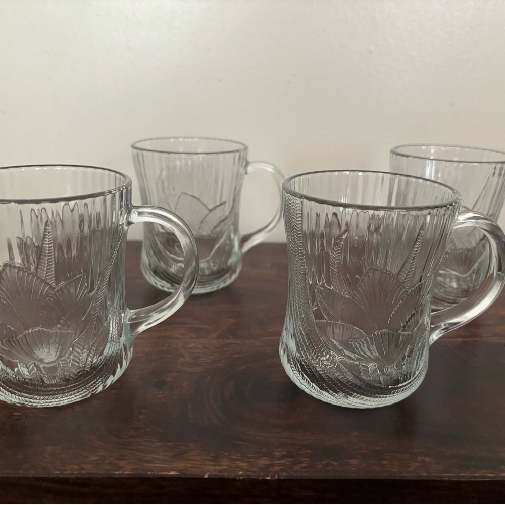 Set of 4-Vintage French Arcoroc Canterbury Crocus Glass Coffee Mugs